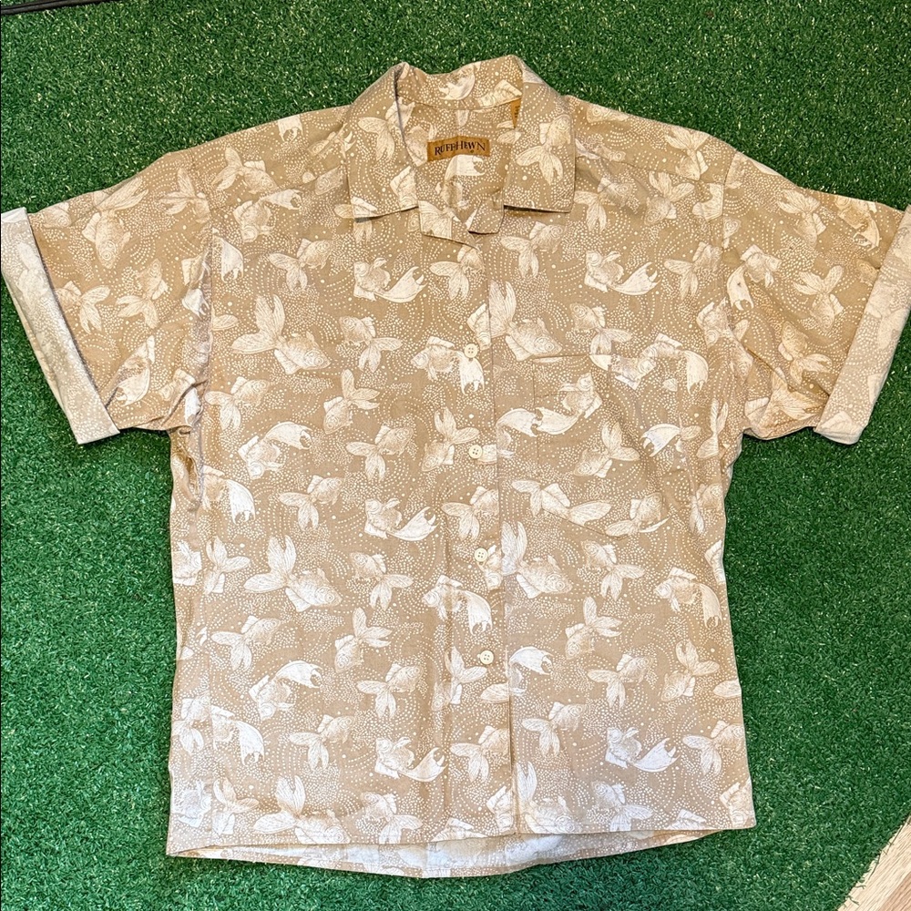 Vintage 80s 90s Ruff Hewn Tan & White GoldFish Koi Art Pattern Button Up Shirt